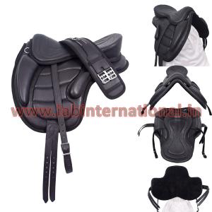 Leather treeless saddle